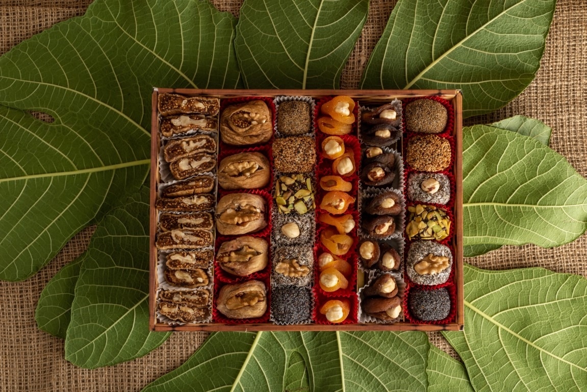 Assorted Dried Fig Paste With Apricot